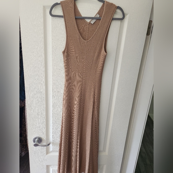 Everlane ribbed midi dress in size medium, sand color - Picture 4 of 4
